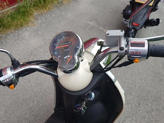 Скутер X-MOTORS RETRO